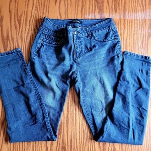 D. Jeans size 6